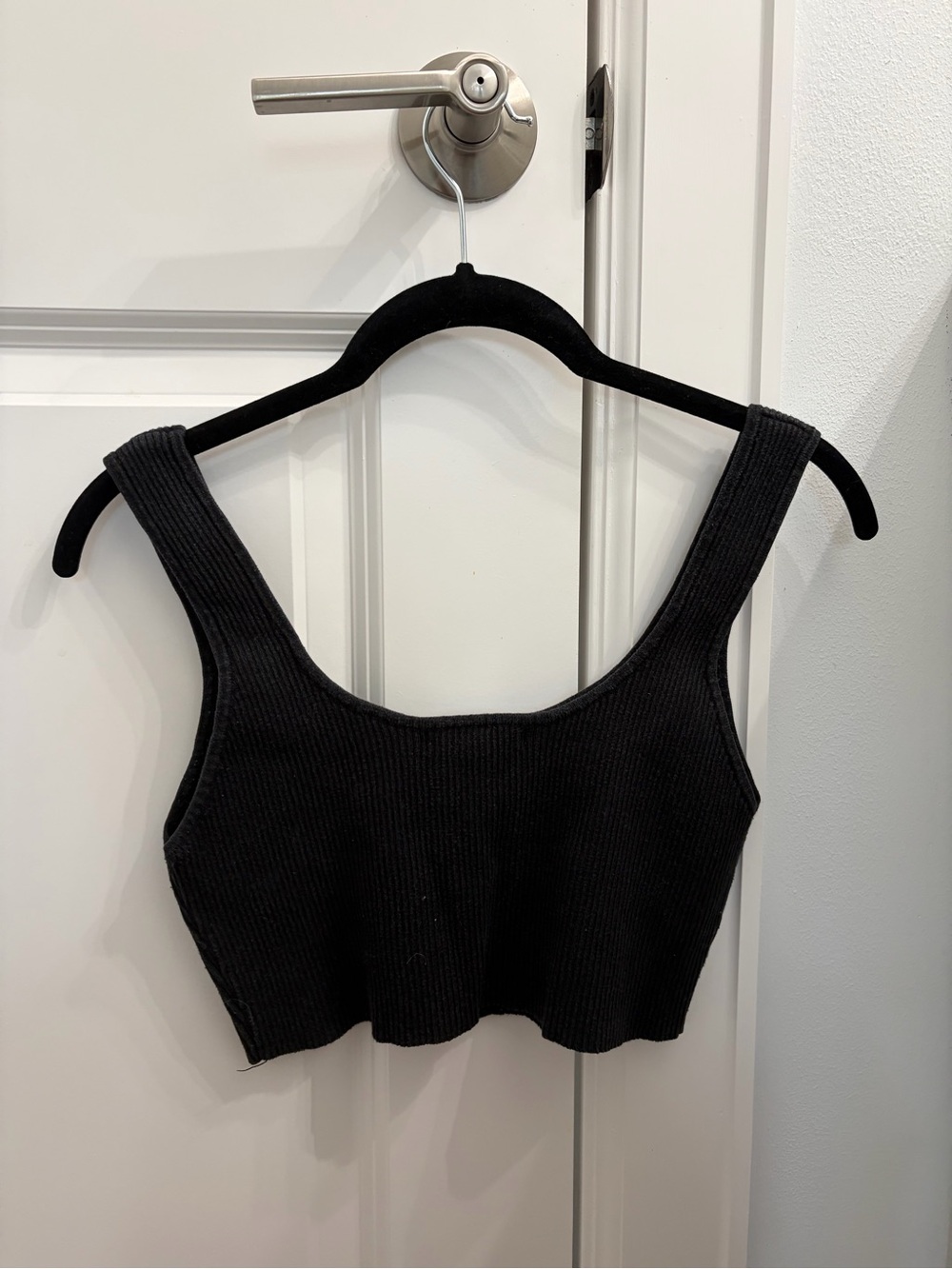 Black Ribbed Crop Tank Top - Picture 2 of 3